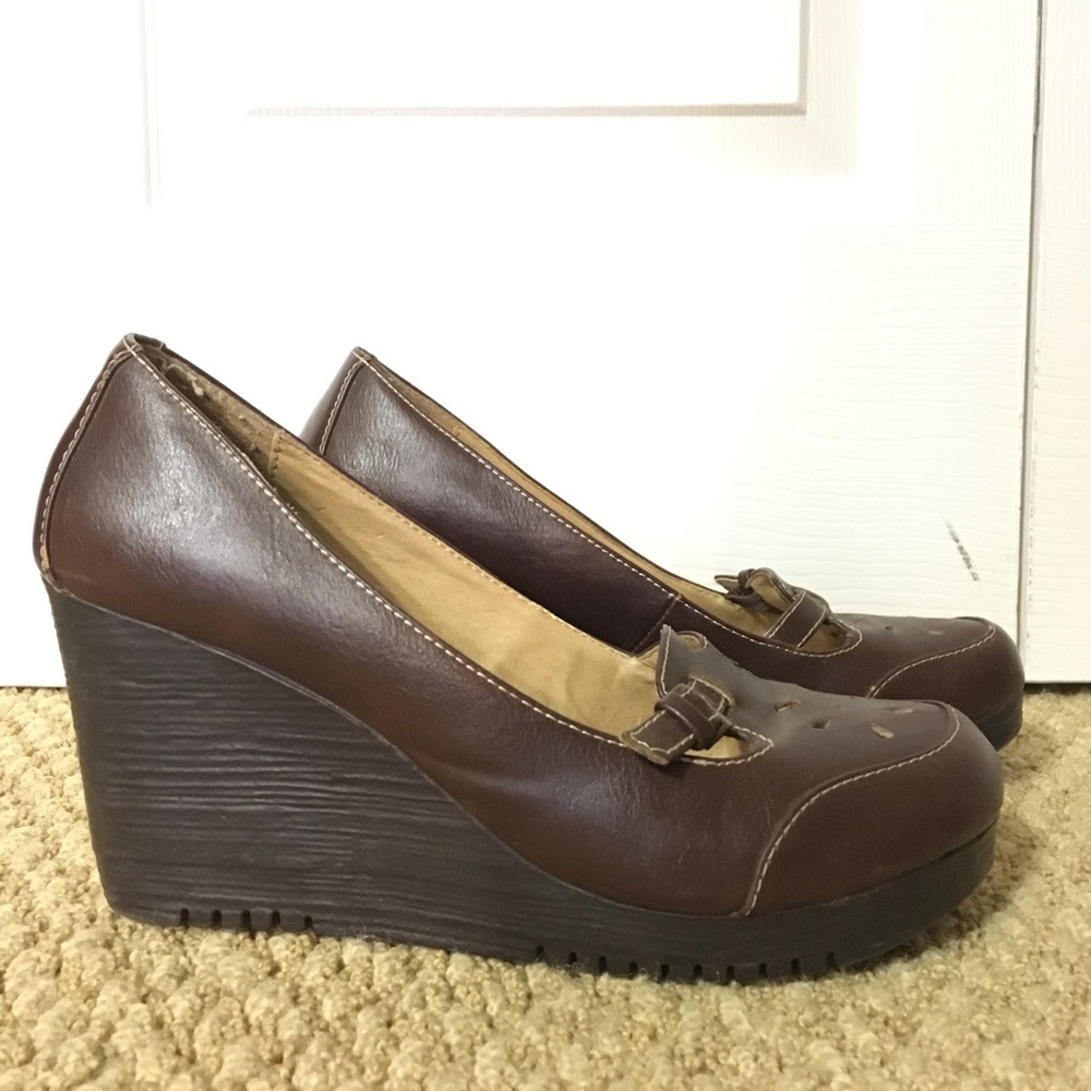Mia Brown Wedge